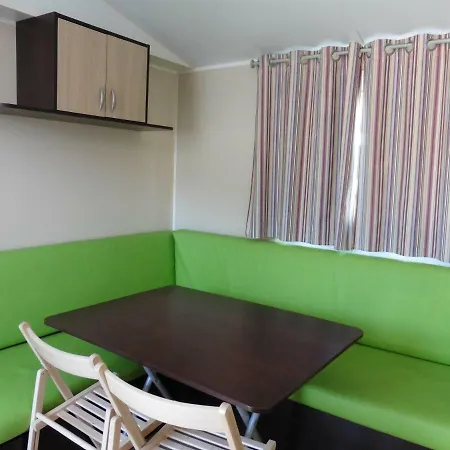 Kamp alanı Mobil Mediterranee Avec Terrasse